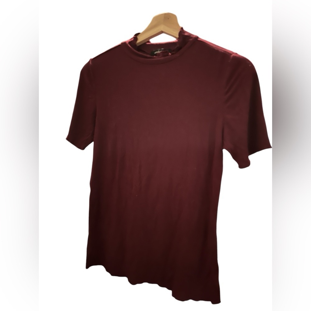 maroon colored scalloped neck short sleeve shirt - size medium